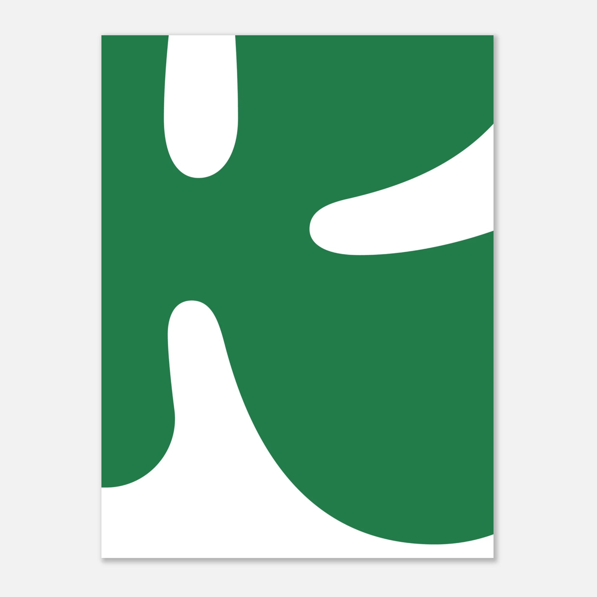 Postern Harmoni låter den typografiska formen möta en djup, grön ton som skapar lugn och balans.

Motivet bygger på samma bokstav som Kindlys signaturposter (bokstaven K), men står här som ett eget uttryck — mjukare, mer stilla och nära naturens färgskala.

Bokstaven är grön och bakgrunden vit.